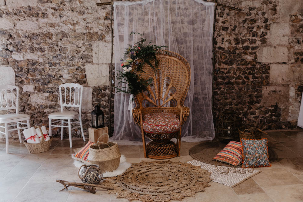 fauteuil en osier - mariage boheme - chic - photographe mariage eure - mariage champetre en normandie