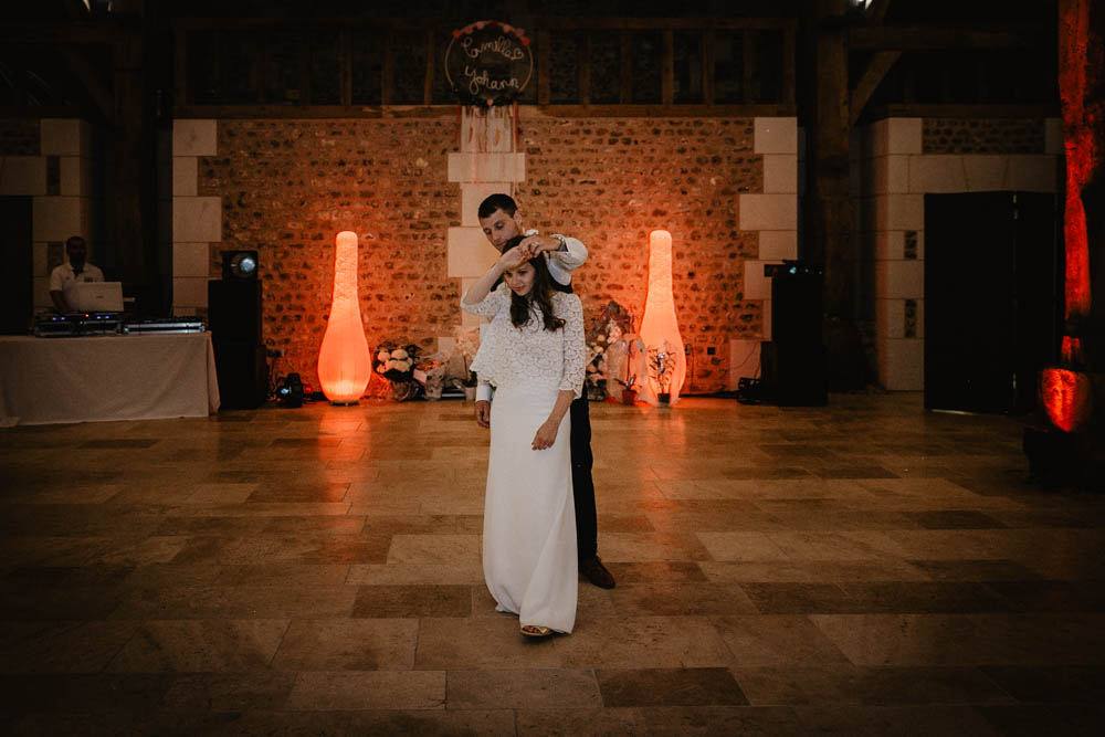 1ere danse - mariés - soirée de mariage - photographe eure - evreux - robe laure de sagazan