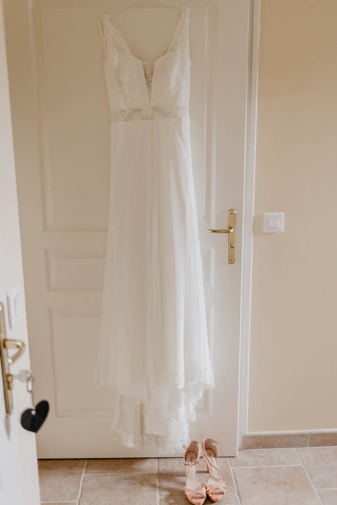 robe de mariee - rembo styling - preparatifs des maries - mariage champetre - boheme - photographe mariage chartres
