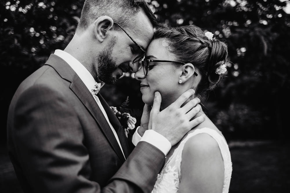 photo noir et blanc - couple de maries - photographe mariage - eure et loir - chartres - photographe mariage chartres