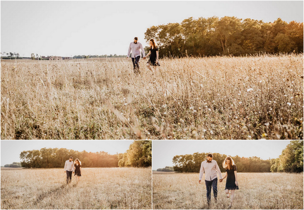 photographe mariage - une seance engagement - à la campagne - hautes herbes - champs - lumiere coucher du soleil - golden hour