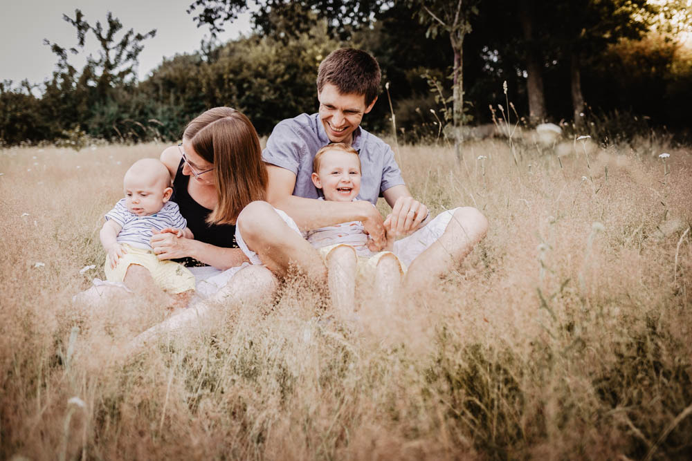 photographe famille - en eure et loir - chartres - verneuil sur avre - dreux - seance photo naturelle - a domicile - en famille - photos prises sur le vif