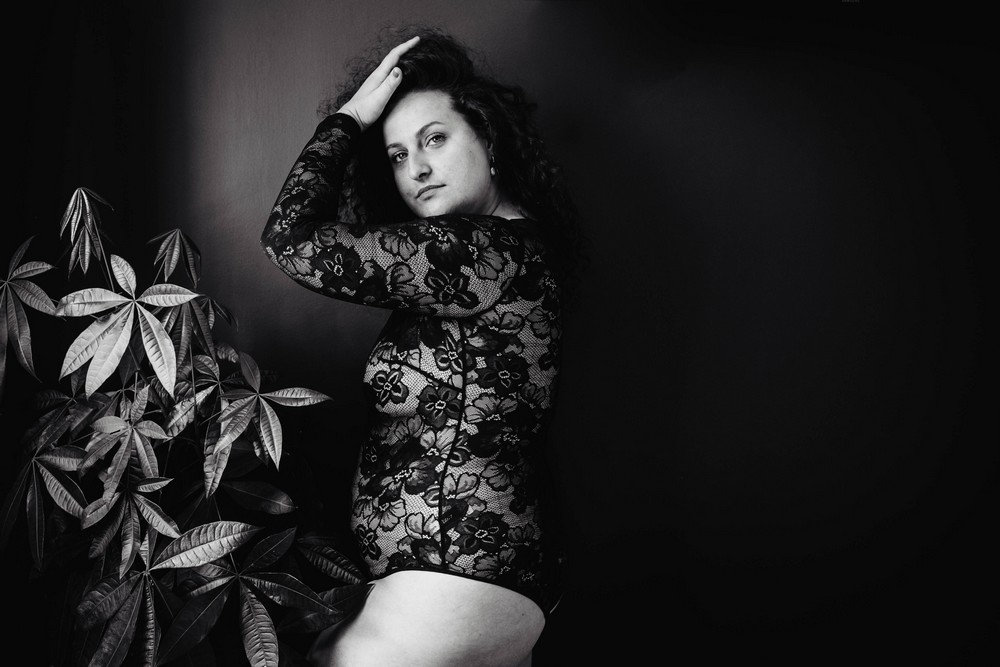 séance photo confiance en soi - feminin sacre - estime de soi - shooting reconnexion à son corps - photographe chartres - eure et loir - photo thérapie evreux