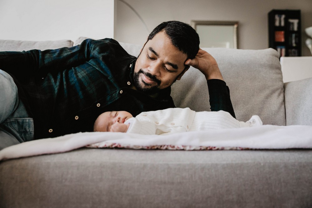 seance photo à domicile avec bébé - shooting nouveau né à la maison - photographe verneuil sur avre - dreux - eure et loir - chartres - photographe senonches