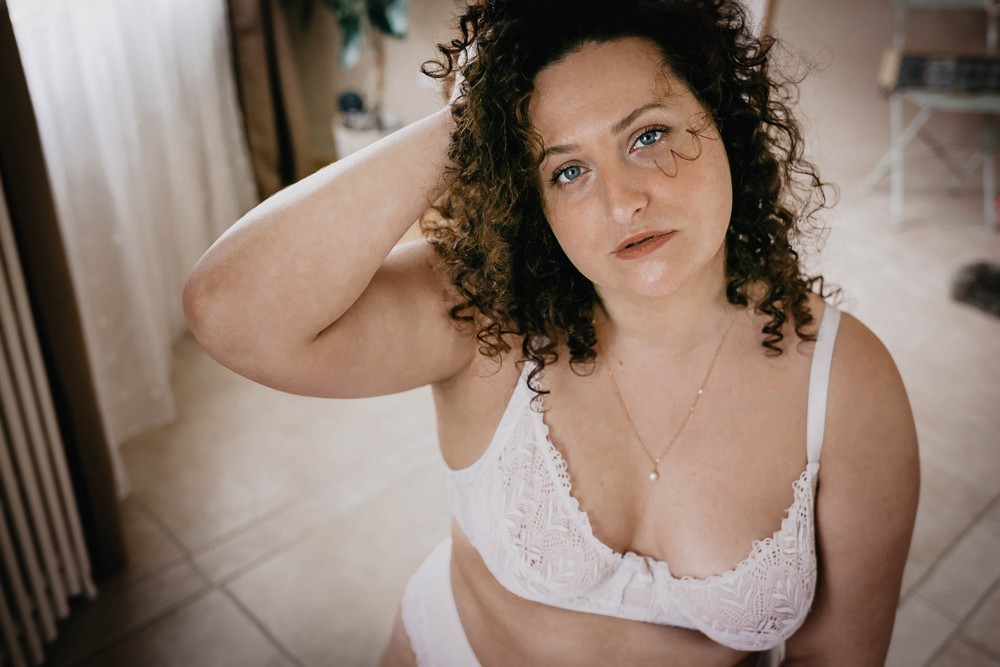 seance boudoir pour femmes - shooting féminin - lingerie - photo thérapie evreux - photographe à verneuil sur avre - dreux - senonches 